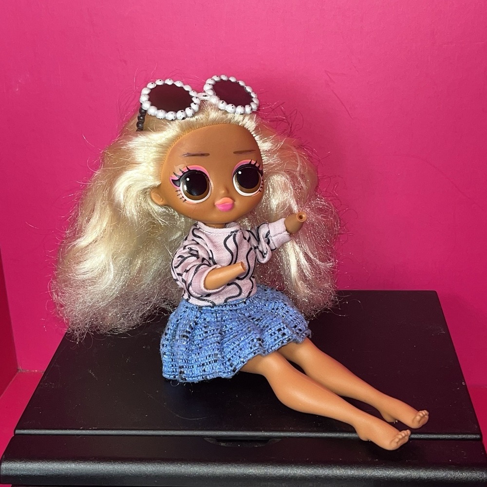 LOL Surprise! OMG Fashion Doll UPTOWN Girl‎ Has Outfit & Sunglasses NO HANDS